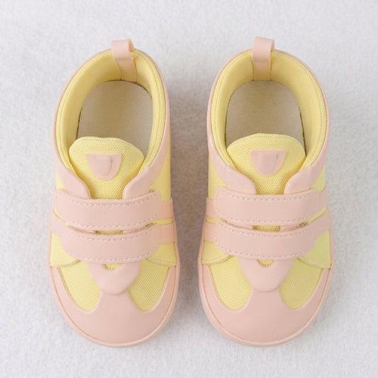 Dekorative Fondantfigur Baby Sneakers