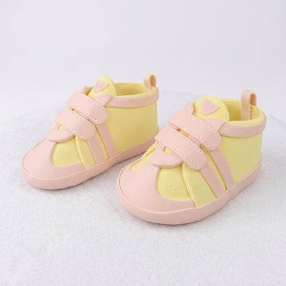 Dekorative Fondantfigur Baby Sneakers